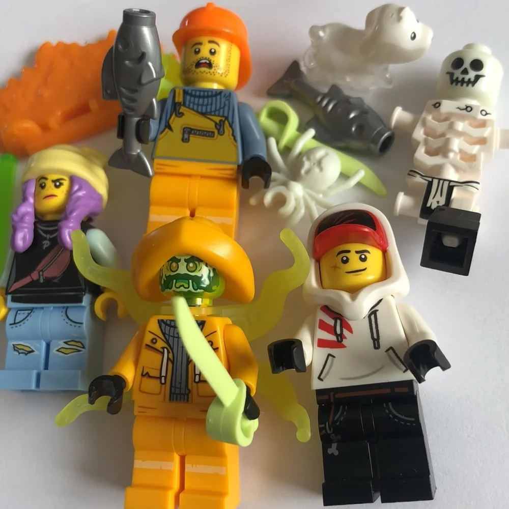 LEGO HIDDEN Side Minifigures LEGO Captain Jonas Jonas Jr Parker L Jackson